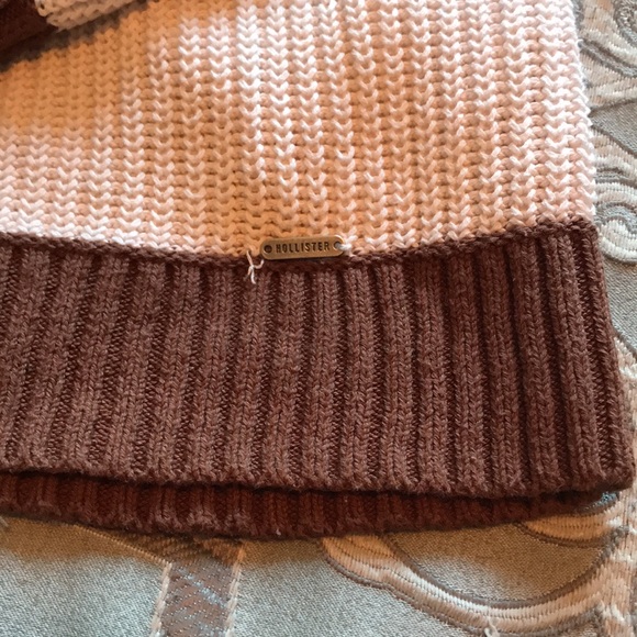 Hollister sweater size small - Picture 6 of 10